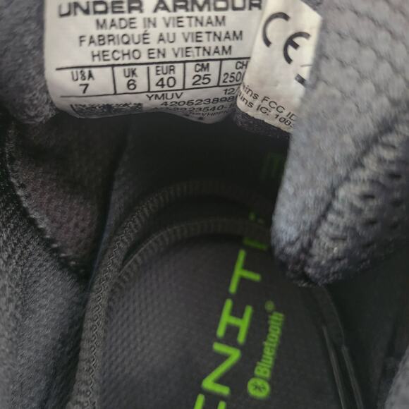 7 youth New Under Armour Grey tennis shoes - Picture 5 of 8